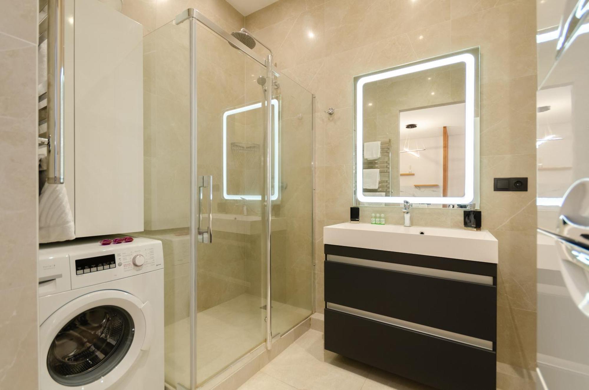 Petrovdom In In Rc Park Apartment Kyiv